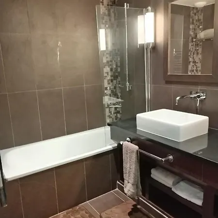 מלון דירות Deluxe Vue Sur Golf ז'וביניה