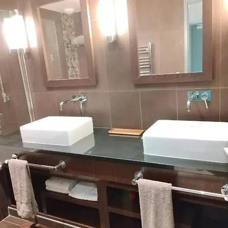 Deluxe Vue Sur Golf Appart hôtel Juvignac