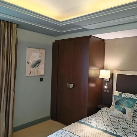 Deluxe Vue Sur Golf Appart hôtel Juvignac