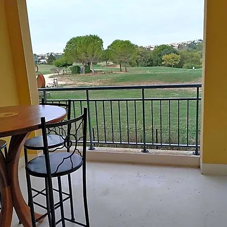 Deluxe Vue Sur Golf Ξενοδοχείο με διαμερίσματα Juvignac